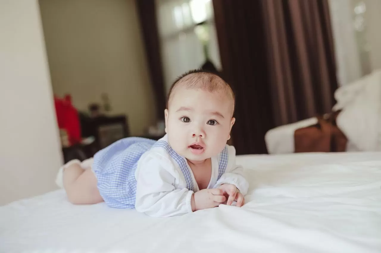 Tinh Dầu Tràm Quang Thịnh “Lá Chắn” Tự Nhiên Bảo Vệ Bé Khỏi Gió Lạnh & Điều Hòa