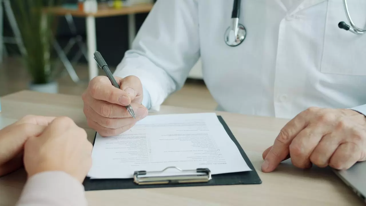 Tinh Dầu Trị Cảm: Top Loại Giúp Giải Cảm Nhanh Và Cách Dùng An Toàn